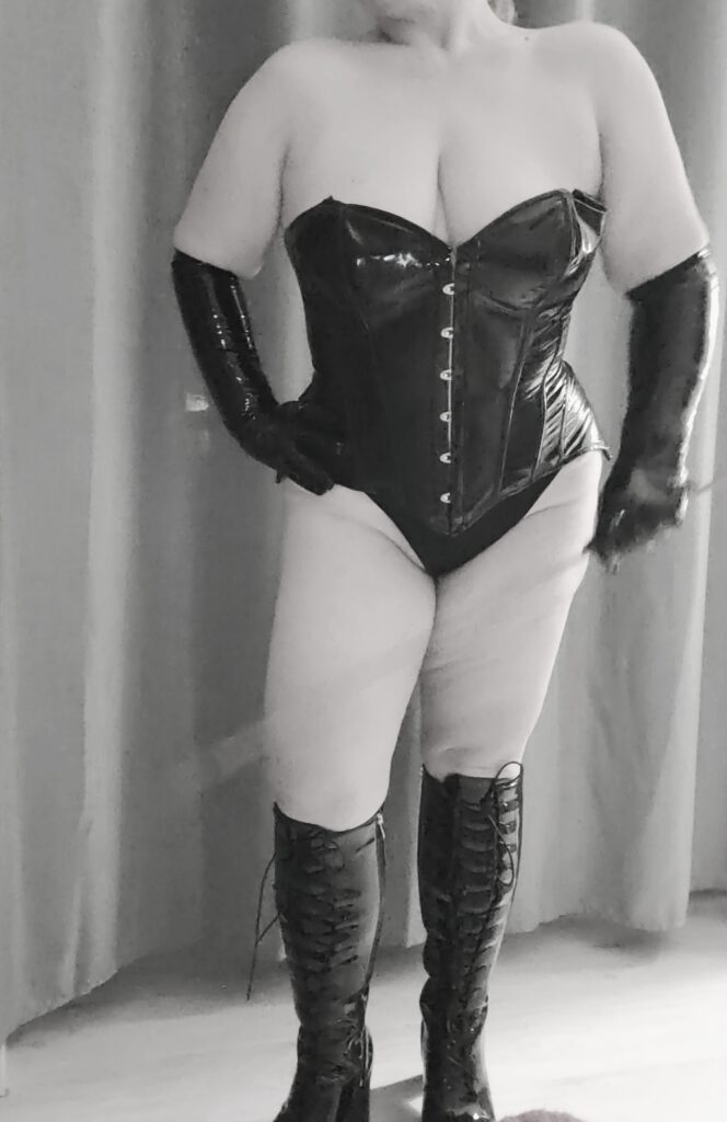 Mistress Jackie Cane BW body pic